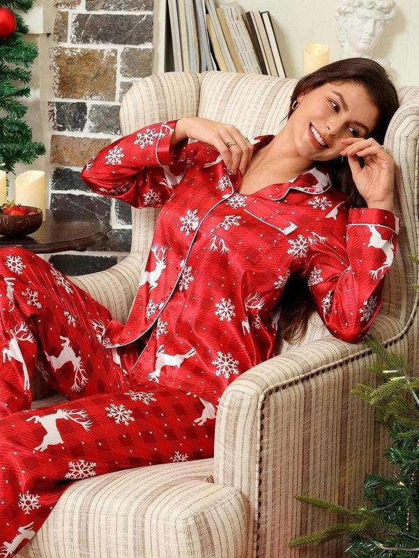 Christmas Pajama Set – Women’s Green Faux Silk Top & Pants with Snowflake & Letter Print – Cozy Holiday Sleepwear for Fall & Winter