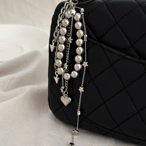 Women's Sweet Cool Korean Style Heart Rivet Pendant Tassel Keychain, Fashion Bag Charm Accessory, Trendy Bag Charms, Charms For Bags, Stylish Playful Charm, Stylish Ladies' Keyring, Sparkly Bag Charm, Street Style Charm, Bag Accessories Charms