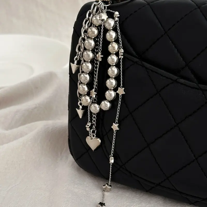 Women's Sweet Cool Korean Style Heart Rivet Pendant Tassel Keychain, Fashion Bag Charm Accessory, Trendy Bag Charms, Charms For Bags, Stylish Playful Charm, Stylish Ladies' Keyring, Sparkly Bag Charm, Street Style Charm, Bag Accessories Charms