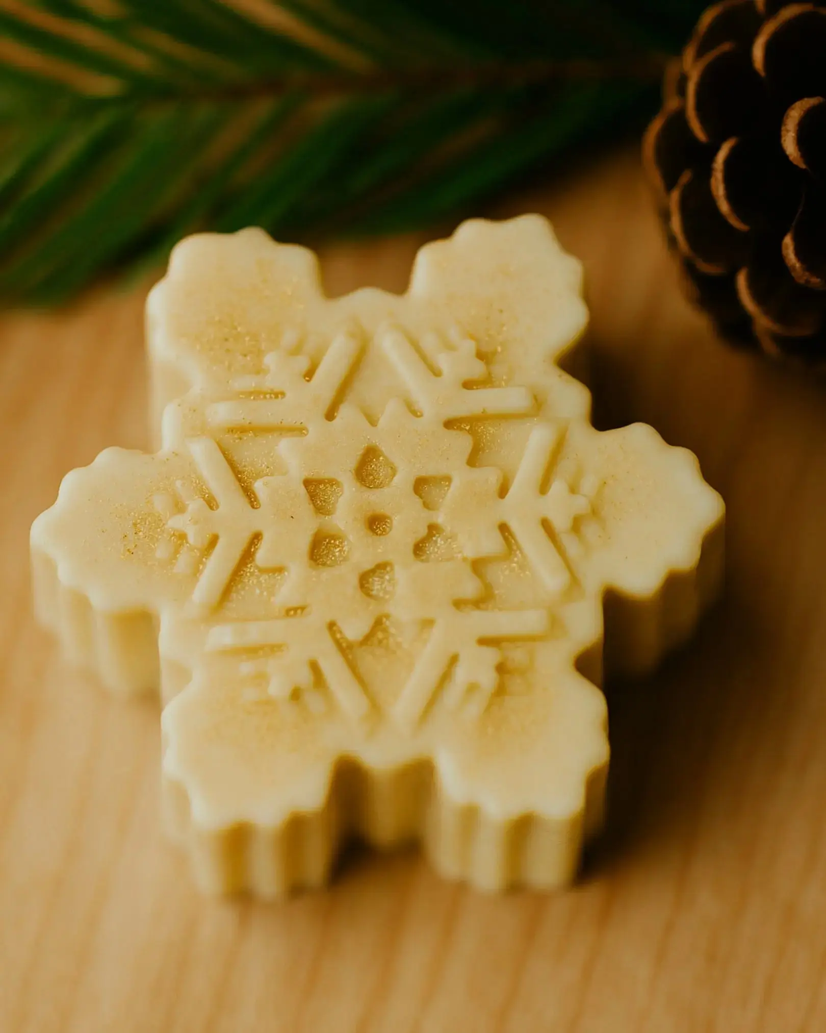 Arctic Snowflake – Luxury Handmade Christmas Soap with Cinnamon & Lime (3oz / 85g)