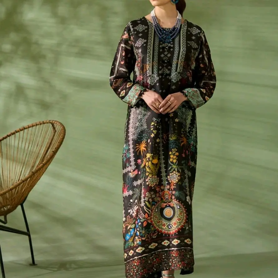 2pc Beautiful silk kaftan  available with 50inch length very elegant and light weight with beautiful print