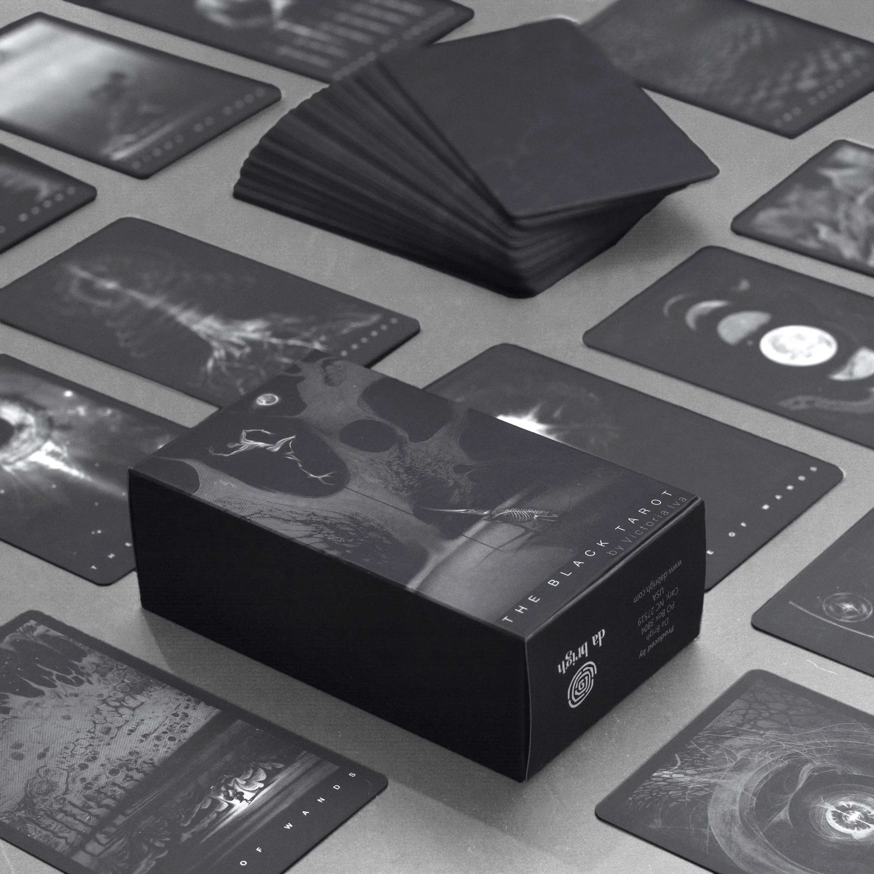 The Black Tarot, Modern Abstract Tarot Cards Deck The Black Tarot, Modern Abstract Tarot Cards Deck