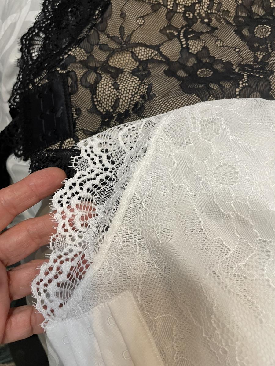 Item: White, S(130lbs-140lbs)