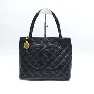 Pre-owned CHANEL Calfskin Shoulder Bags Hilton Black Handbag T10211745