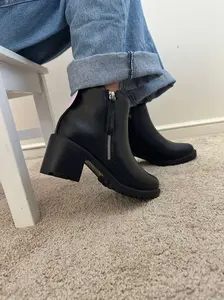 Botines de Mujer con Tacón Grueso Antideslizante – Moda Invierno | Color Negro – AQUA-8