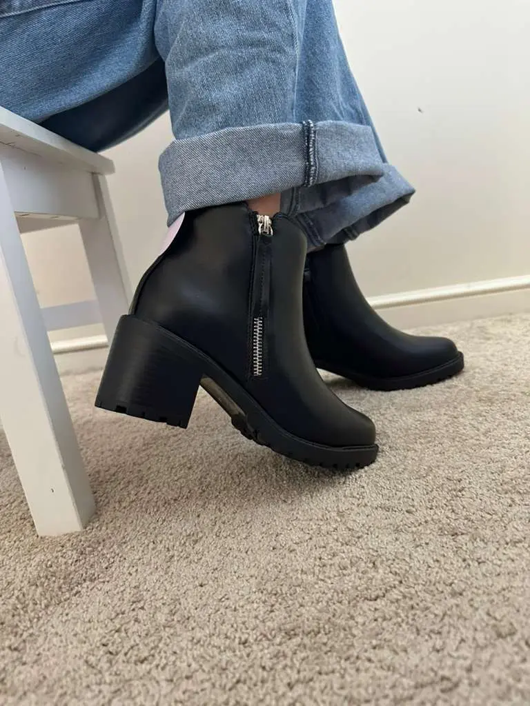 Botines de Mujer con Tacón Grueso Antideslizante – Moda Invierno | Color Negro – AQUA-8