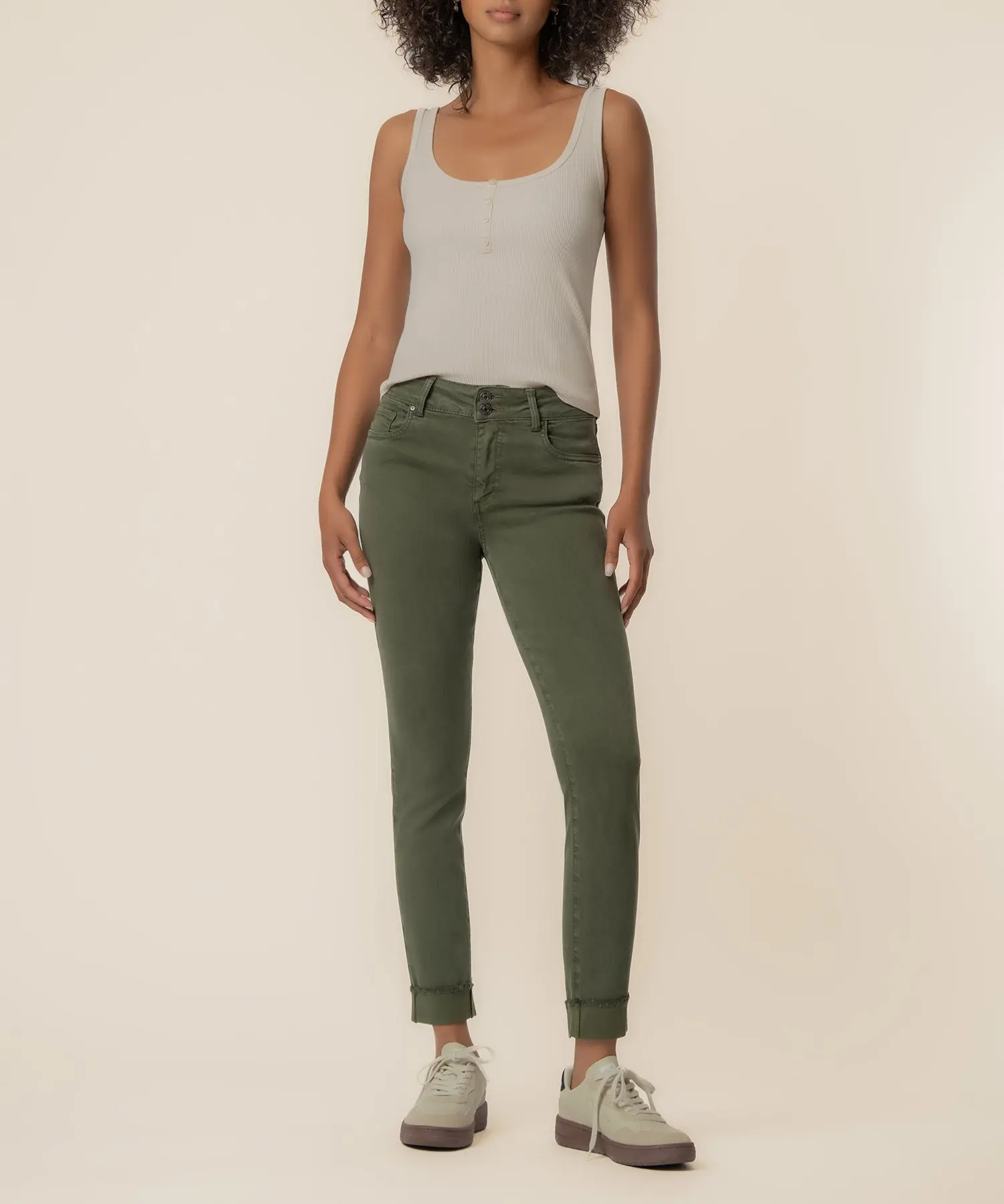 Amy Mid Rise Ankle Straight, Petite in Tree