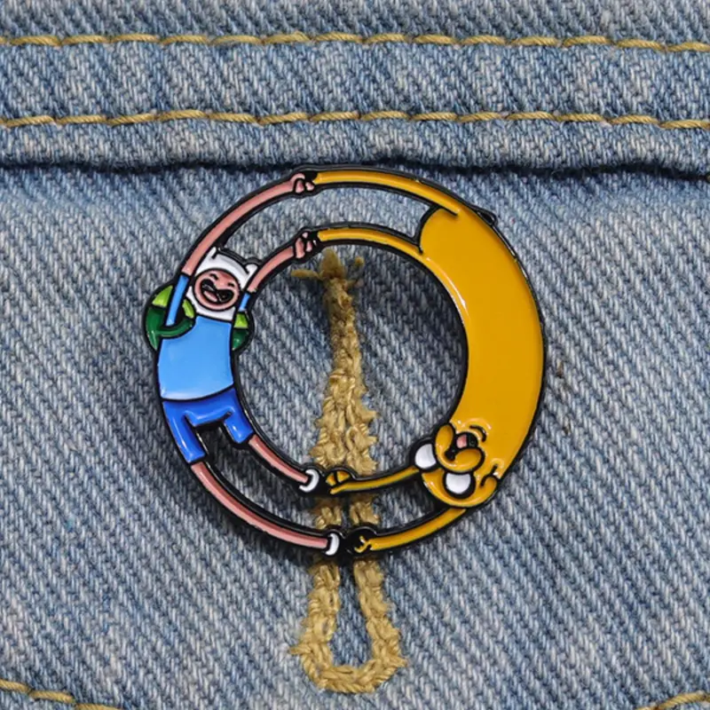 Cartoon Little Yellow Dog and People Design Round Brooch Clip, Creative Alloy Brooch Pin Fashion Accessory for Men & Women, Clothes Accessories for Daily Wear