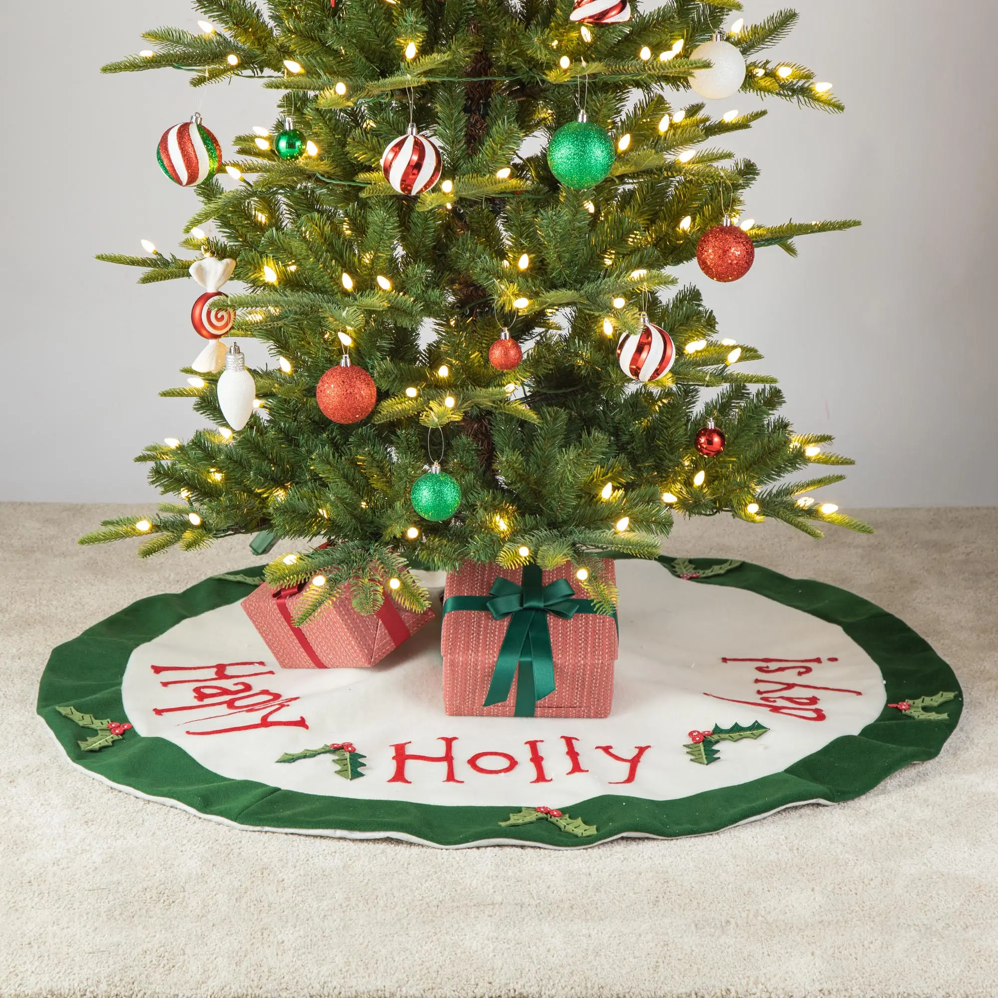 Glitzhome 48"D Christmas Felt Dimensional Holly Leaves Tree Skirt