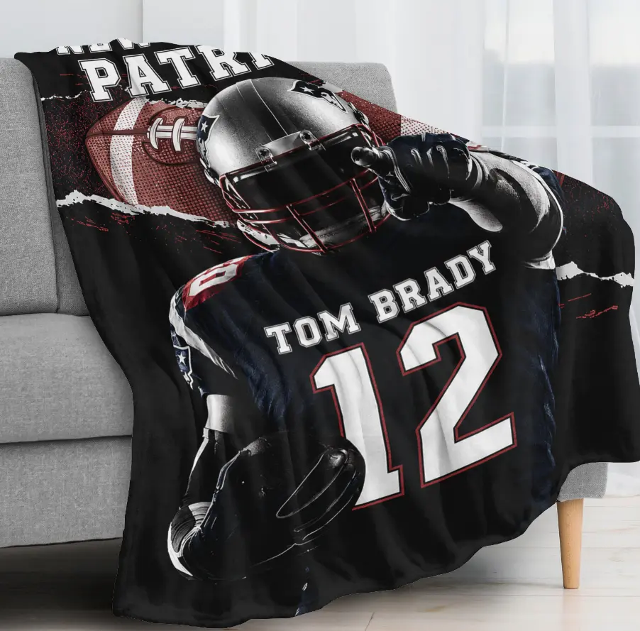 Vintage rugby ball pattern flannel blanket - made of soft and comfortable wool, ideal for sofas and beds, and a perfect gift for game day fans.