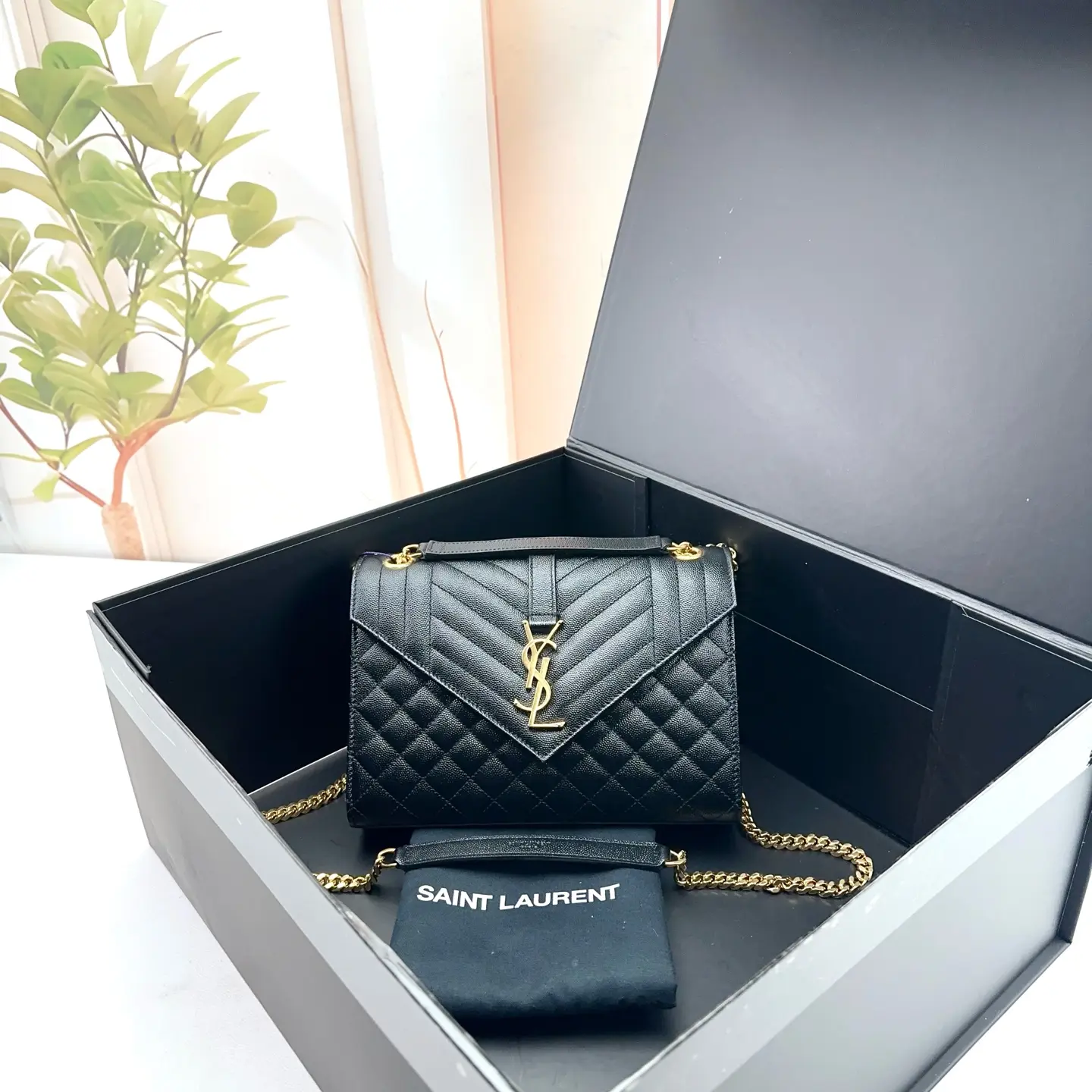 Pre-owned Yves Saint Laurent SAINT LAURENT Black Quilted Leather YSL Monogram Chain Shoulder Bag‑0710ELLA 21676450