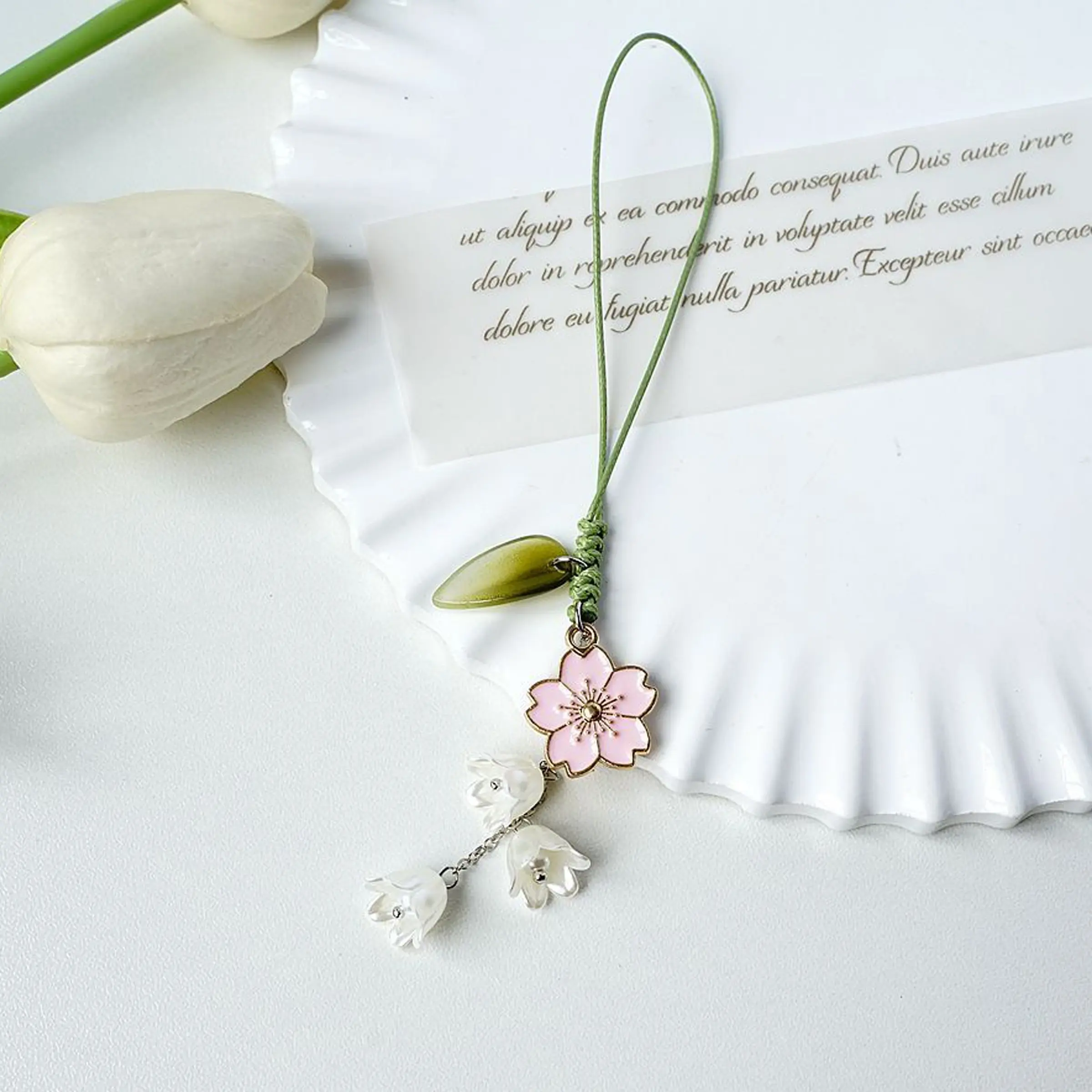 Handmade Creative Lucky Tulip Flower Phone Strap Pendant, Short Style, Suitable for Phone Bag Keychain, Unique Fashion Accessory, Phone Charms, Phone Decor, Phone Accessories