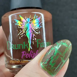 Fairy Ring | A Quick-Drying, Brown Cream Crackle Nail Polish Topper