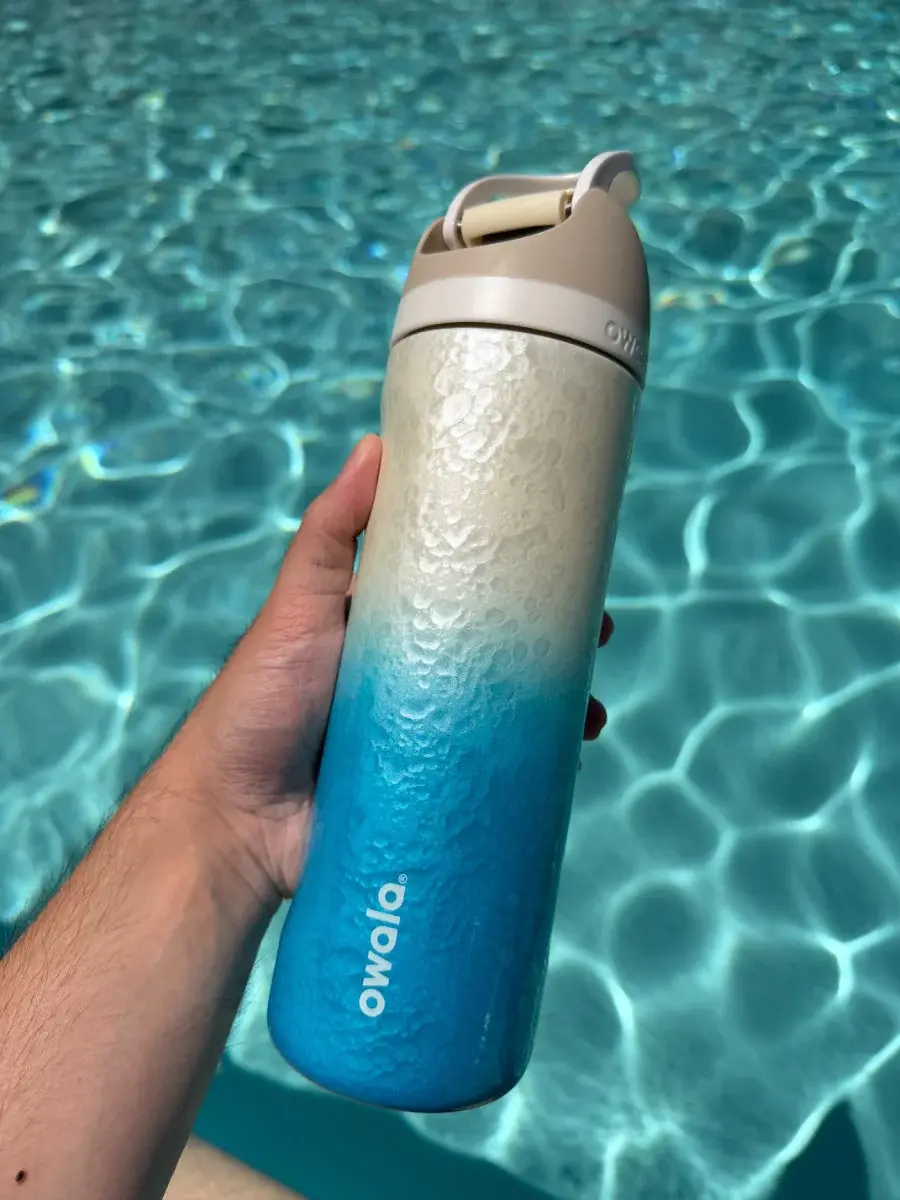 Owala FreeSip Limited Edition 24 oz Stainless Steel Insulated Tumbler - Gradient Blue, 3D Wave Pattern, Silicone Sippy Cup, Patented Dual Drinking Design, 1-Touch Quick-Close Lid, Portable Vacuum Flask, for Sports, Beach (Ideal for Birthday Gifting), Flas