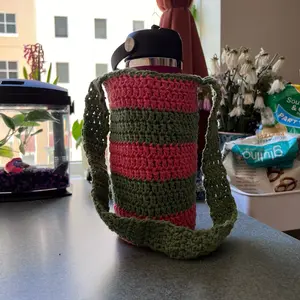 crochet water bottle holder