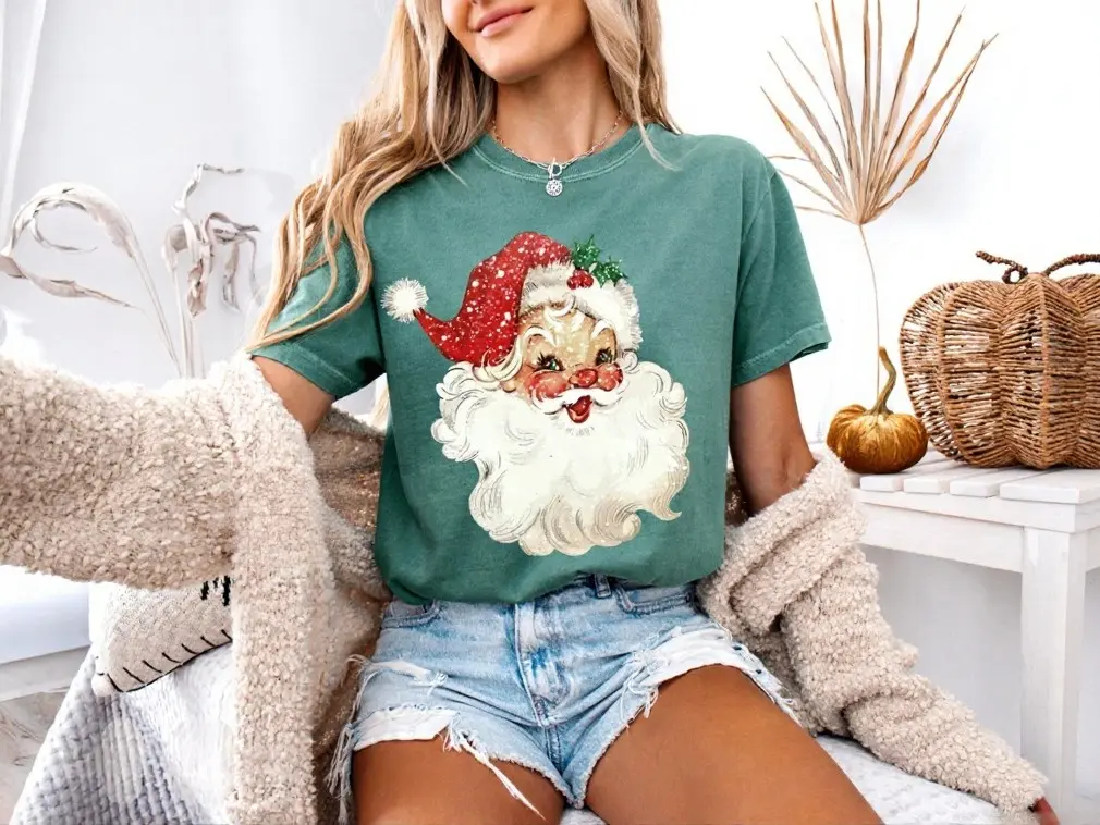 Retro Santa Shirt Comfort Colors Holiday Shirt Christmas Tee Women's Holiday Tee Retro Santa T-Shirt Coquette Santa Tee Gift for Her