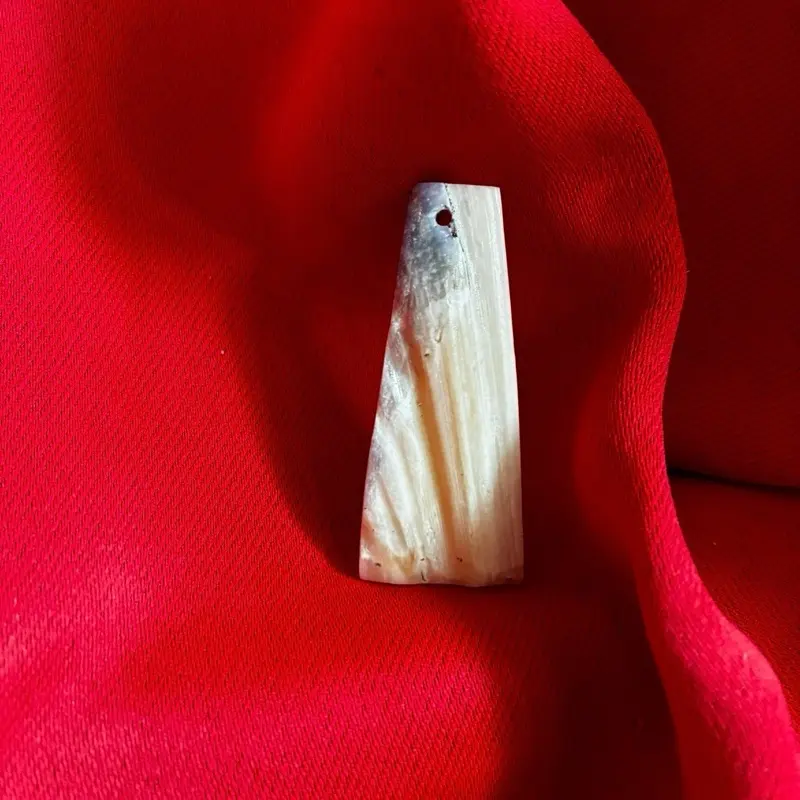 Plain dangle shell by OREAGA