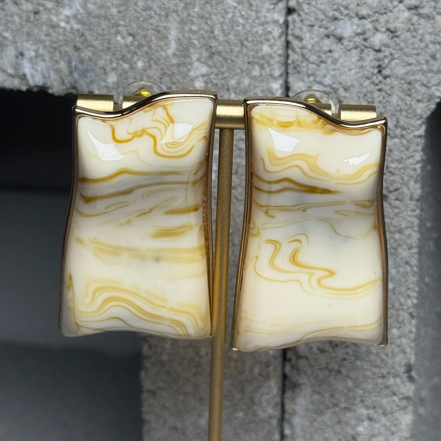 Flash Wave Stud Earrings