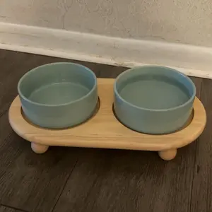 Pawluxuria Elevated Ceramic Double Pet Bowl Set with Wooden Stand Non-Slip Design Microwave & Dishwasher Safe for Dogs & Cats Feeding