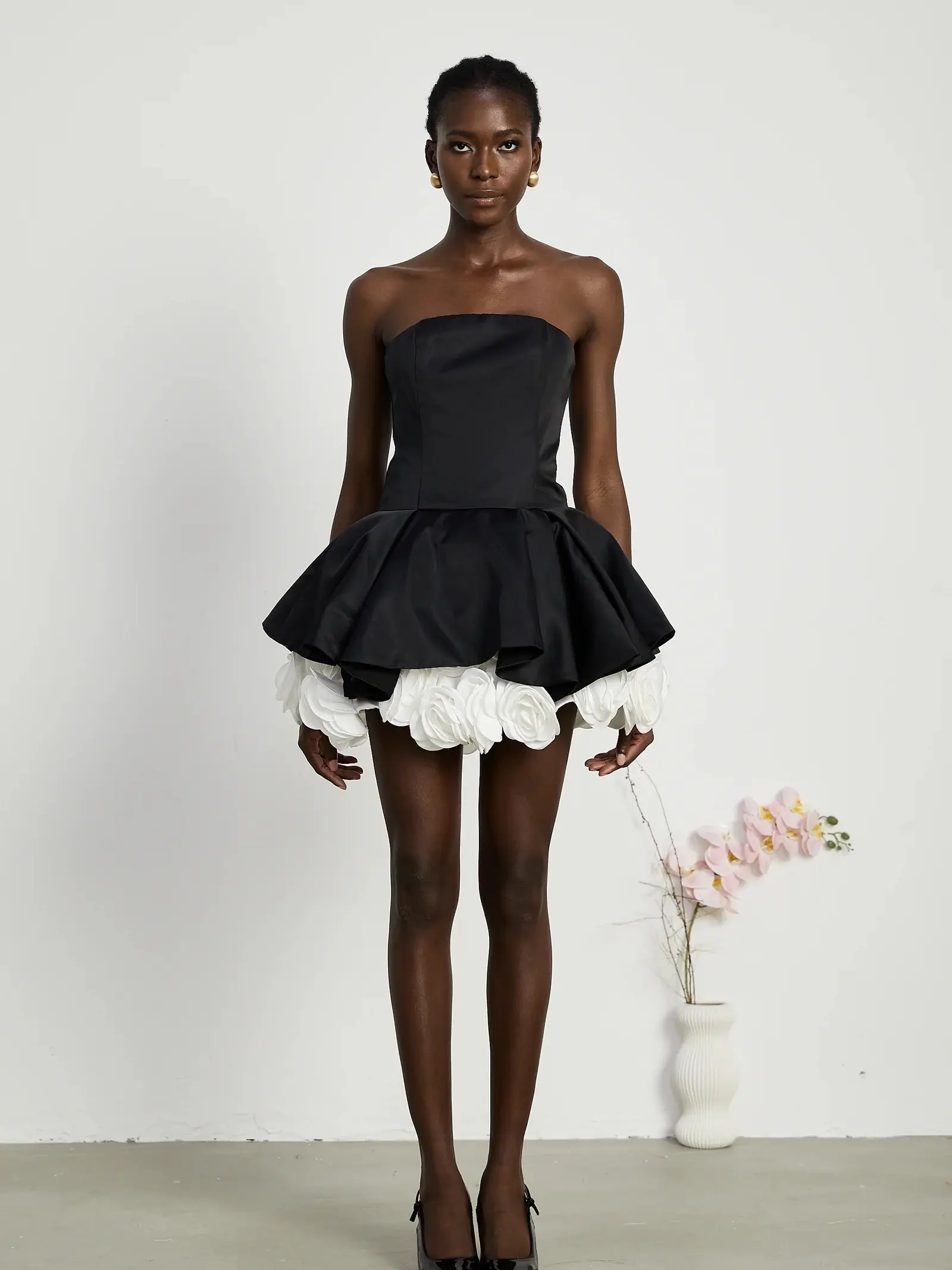 BLACK PETAL-LAYERED STRAPLESS CORSET MINI DRESS