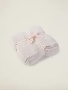 Pink Throw – Soft, Warm & Trendy Blanket for Home Vibes