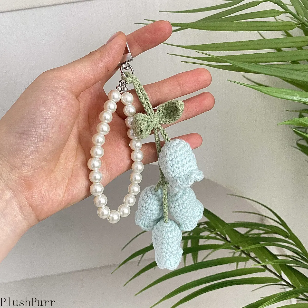 Hand-Crocheted Lily of the Valley Bag Charm, Cute Flower Keychain for Women with Faux Pearl Chain, Birthday Gift Idea, Keychain Accessory, Birthday Gift Ideas, Female Charm, Flower Shape, Eco-Friendly, Crochet Work, One-Piece tiktokshopbacktoschool