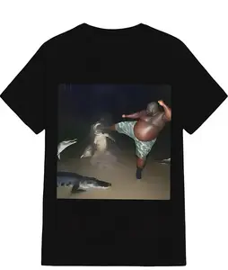 [100% Cotton] Crocodile Kick Meme Viral Humor American Retro Black Short-Sleeved Unisex T-Shirt Edgy Wildlife Graphic Casual Streetwear for Meme & Adventure Enthusiasts Unique Quirky Statement Piece all-season comfort fit Apparel Classic Cotton Fitted tik