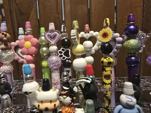 (SOLD ON LIVE) Decorative Charm Pen