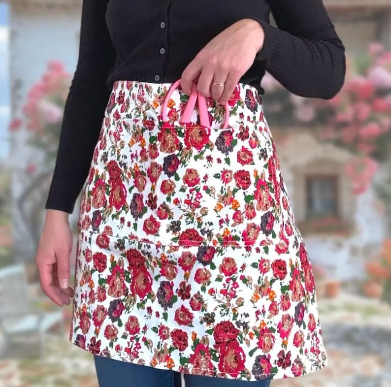 Cottage Roses Gardener Set: Cotton Sun Hat & Half Apron