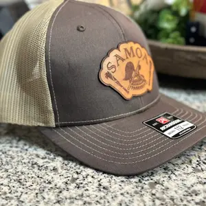 Samoan-Leather-Patch-Trucker-Hat: Sophisticated Design for Everyday Wear