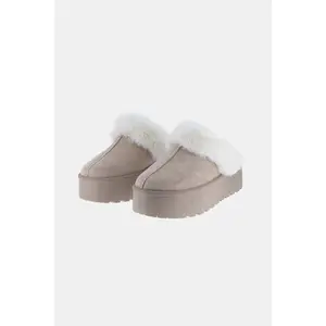 "Kiss Cloud" Platform Snow Slippers