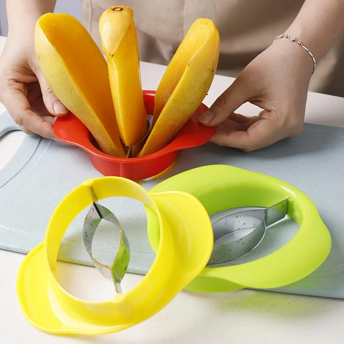 Easy-Grip Mango Slicer - Creative Kitchen Gadget for Perfect Cutting, Durable Plastic Mango Cutter with Multiple Color Options, Ideal for Peeling and Pitting, Fruit Slicer