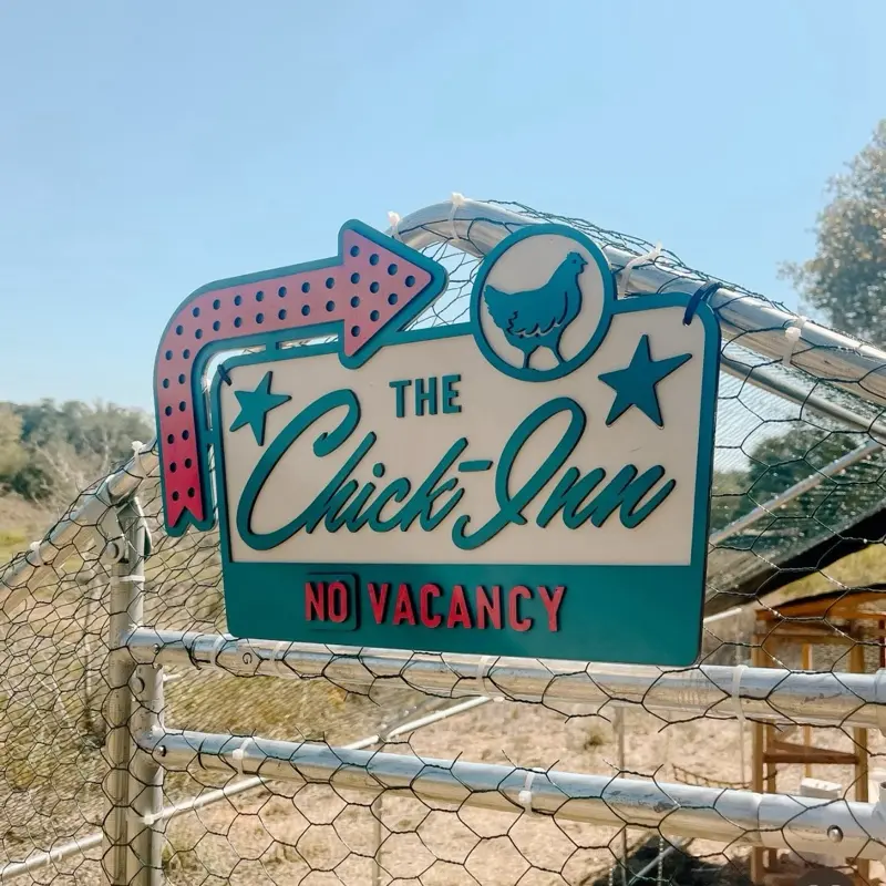 Chick-Inn Chicken Coop Sign - The Chick Inn No Vacancy with Arrow Design and Blue Stars