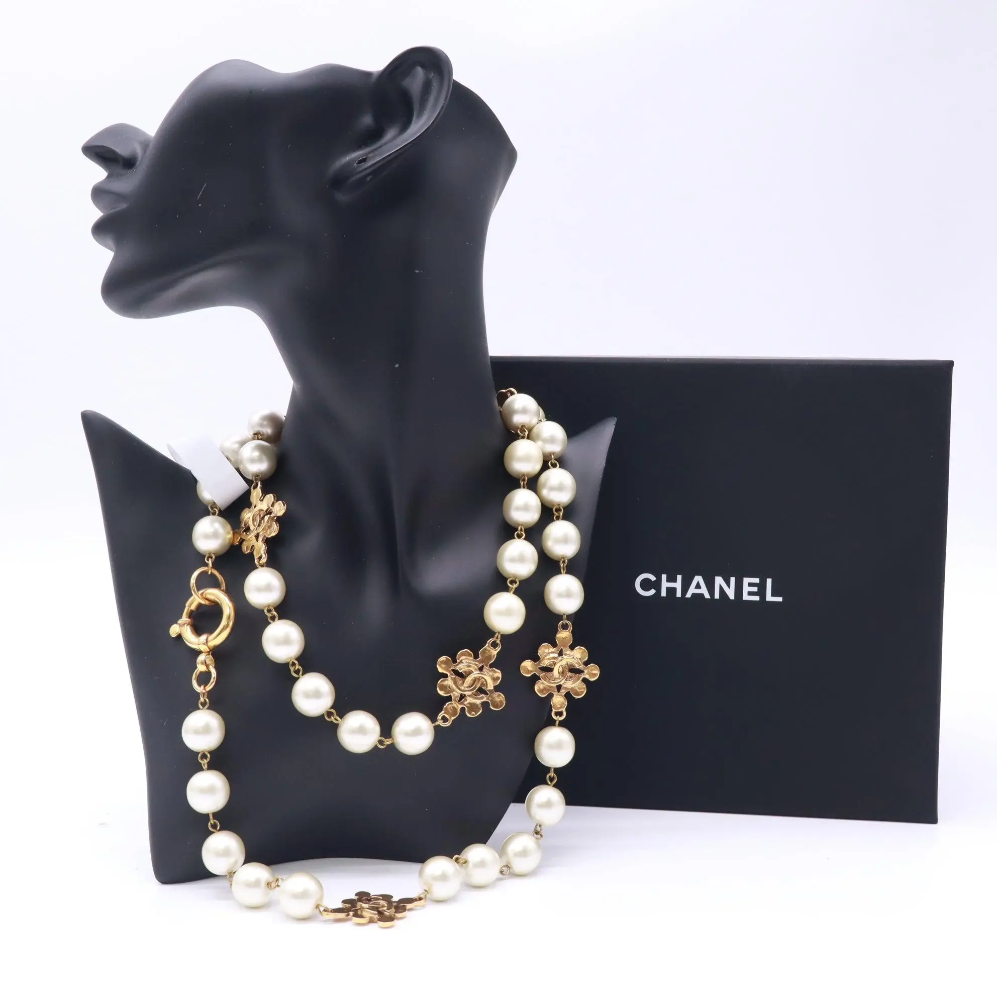 Pre-owned Chanel Vintage Pearls & Clovers Sautoir Necklace Twins W22966