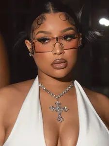Women's Metal Flat Top Asymmetric Frame Glasses, High-Quality European Style, Trendy Streetwear, Stylish Square Frames, Fashionable Eyewear, Stylish and Versatile