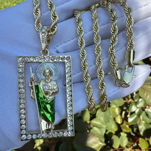 St Jude Chain Link with Chain - Includes Two Figures, 24” Figaro Chain, Green and White Colors, Elegant Design, Tarnish-Free Finish