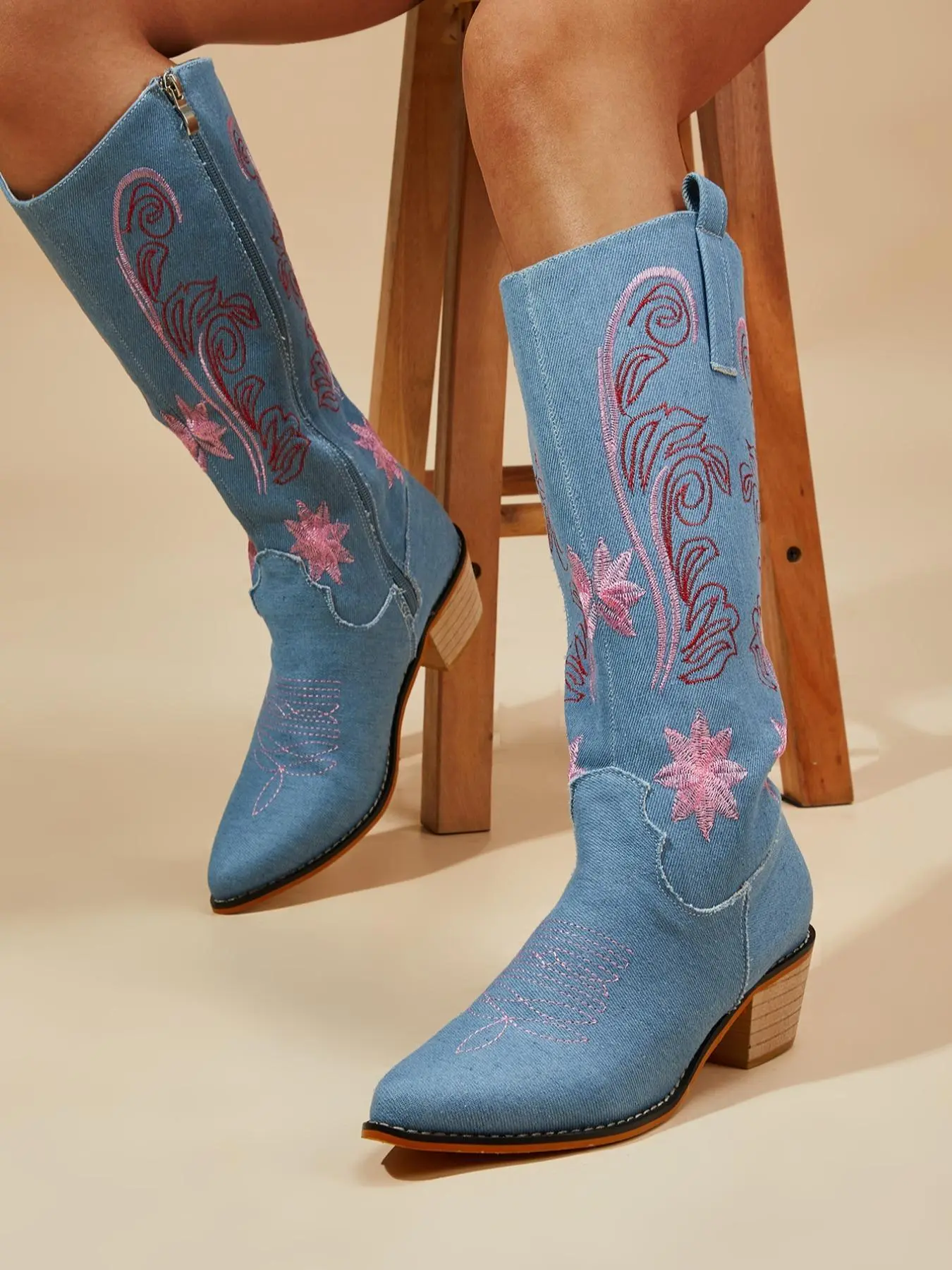 Women's Fashionable Floral Embroidery Design Cowboy Boots, Boho Style Pointed Toe Cuban Heel Embroidered Boots, Cowboy Cowgirl Boots, Western Cowboy Boots for Daily Wear, Fashion Shoes for Party, Daily Clothing Decor