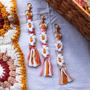 Boho Flower Macrame Keychain | Hippie Macrame | Floral Accessory | Recycled Cotton Accessory | Wallet | Gifts for Her | Christmas Gift Ideas
