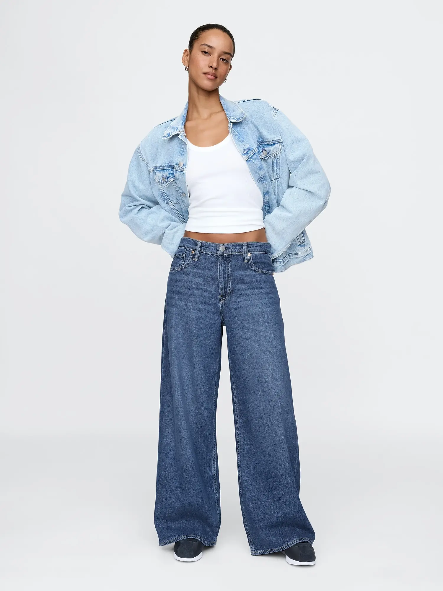 Gap Women's Mid Rise UltraSoft Baggy Jeans
