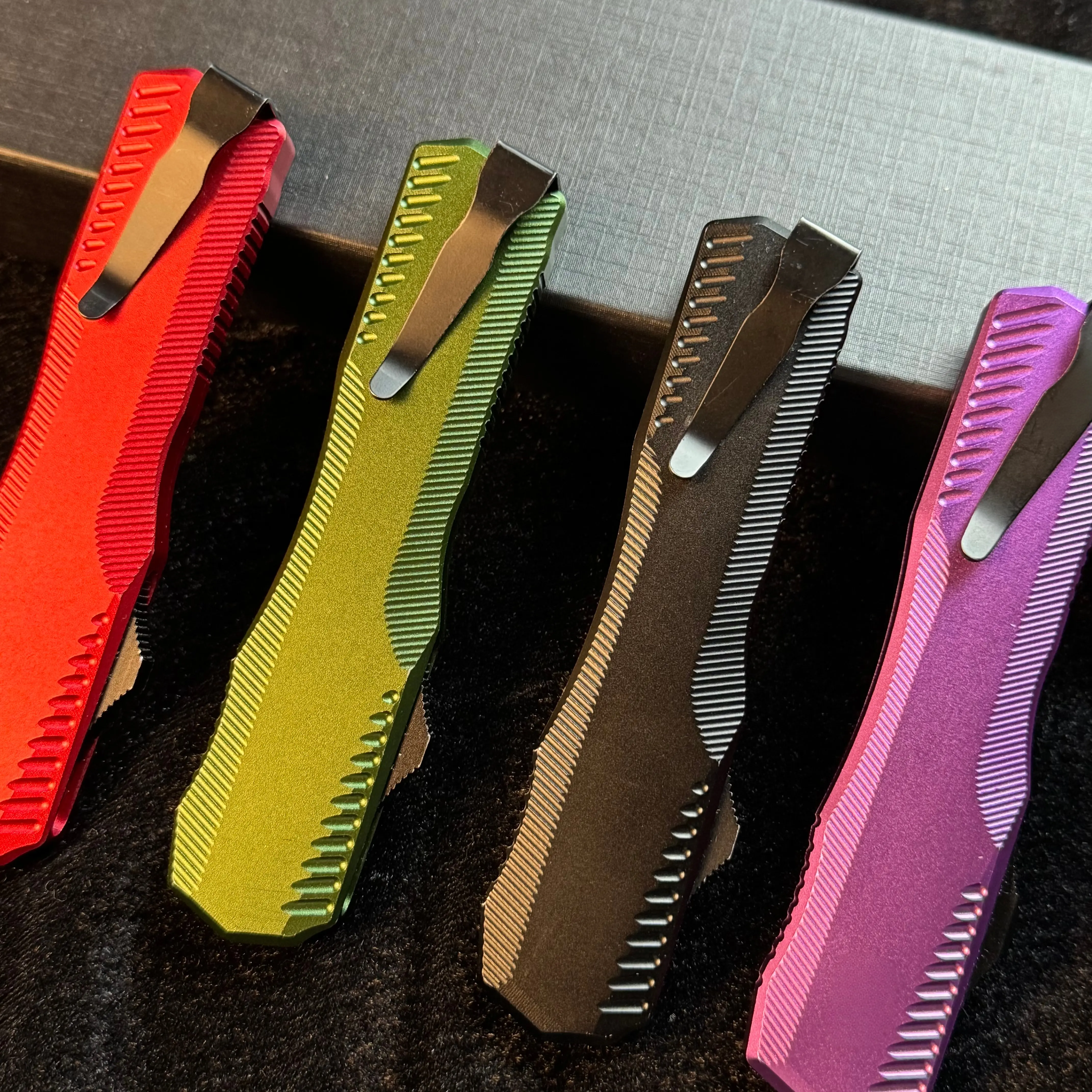 Premium EDC gear: Featuring a textured aluminum alloy handle, it is well-suited for both outdoor use and everyday carry—an ideal addition to any EDC enthusiast’s collection and an excellent gift for others.