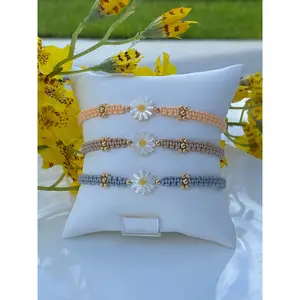Adjustable Macrame Daisy Flower Bracelet