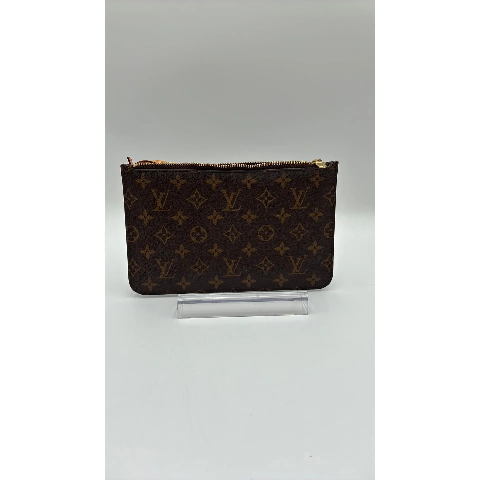 Pre-owned Louis Vuitton Leather Luxury Bags & Accessories Monogram Neverfull Pochette MM Int Pink Date Code: TJ1114. Entrupy ID: R2JDV39.