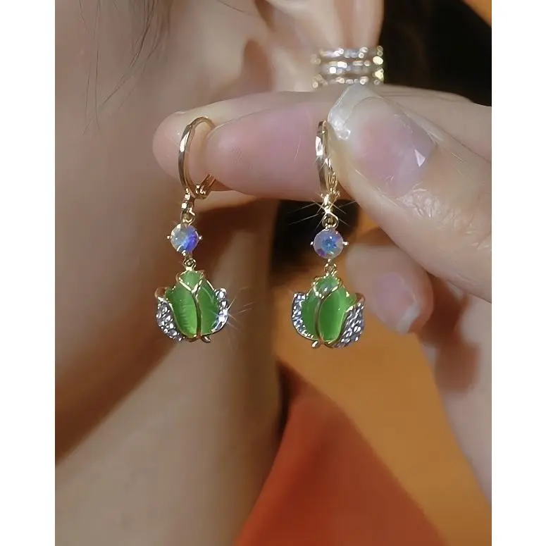 LisiZen 2026 New Tulip Flower Cluster Clip Earrings for Women - Dainty, Anti-Lost Design, Silver Needle for Sensitive Ears, Trendy Versatile Ear Accessories for Dates DZEH2606, Flower Cluster Earrings, Dainty Earrings