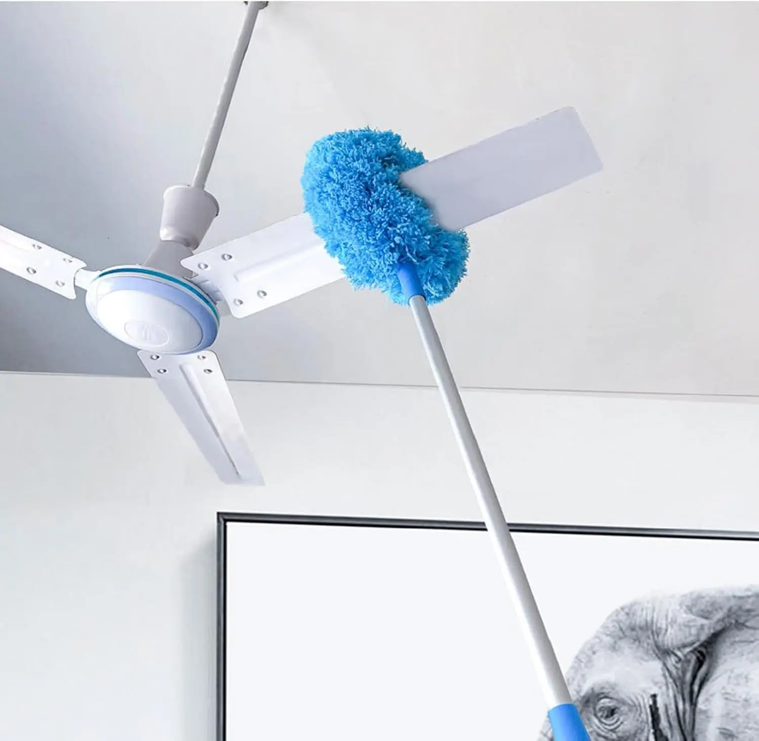 Extendable Microfiber Ceiling Fan Duster, for household cobweb clearing, RV and indoor high surface dust removal, reusable labor-saving cleaning brush, lightweight multi-scenario housekeeping accessory