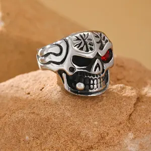 Retro Punk Style Red Synthetic Zircon Pipe Skull Stainless Steel Men's Ring for Daily Gatherings and Parties, Giving Men Gifts and Jewelry