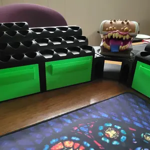 Short King customizable paint station.