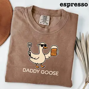 Comfort Colors Daddy Goose Shirt, Moss Green Crew Neck T-Shirt for Men, Silly Goose Dad Graphic Tee