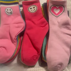 Random 15 Pairs Girls Sports Socks, Heart Colorful Stripes Cartoon Design, Soft Breathable Knitted Socks, Kids School Socks For Spring Summer Fall Winter, Rainbow Socks