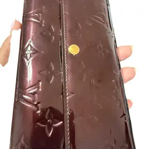 Pre-owned Louis Vuitton Vernis Small Leather Goods PreOwned Amarante Sarah Wallet Vernis