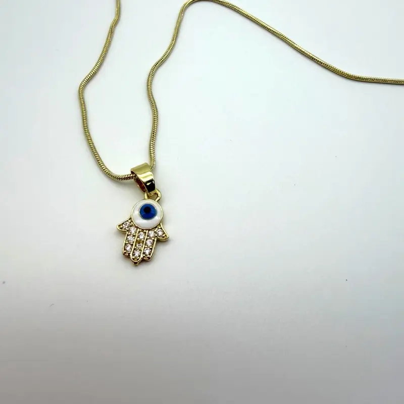 Cadena con dije de mano de fatima y ojo turco 18’’
